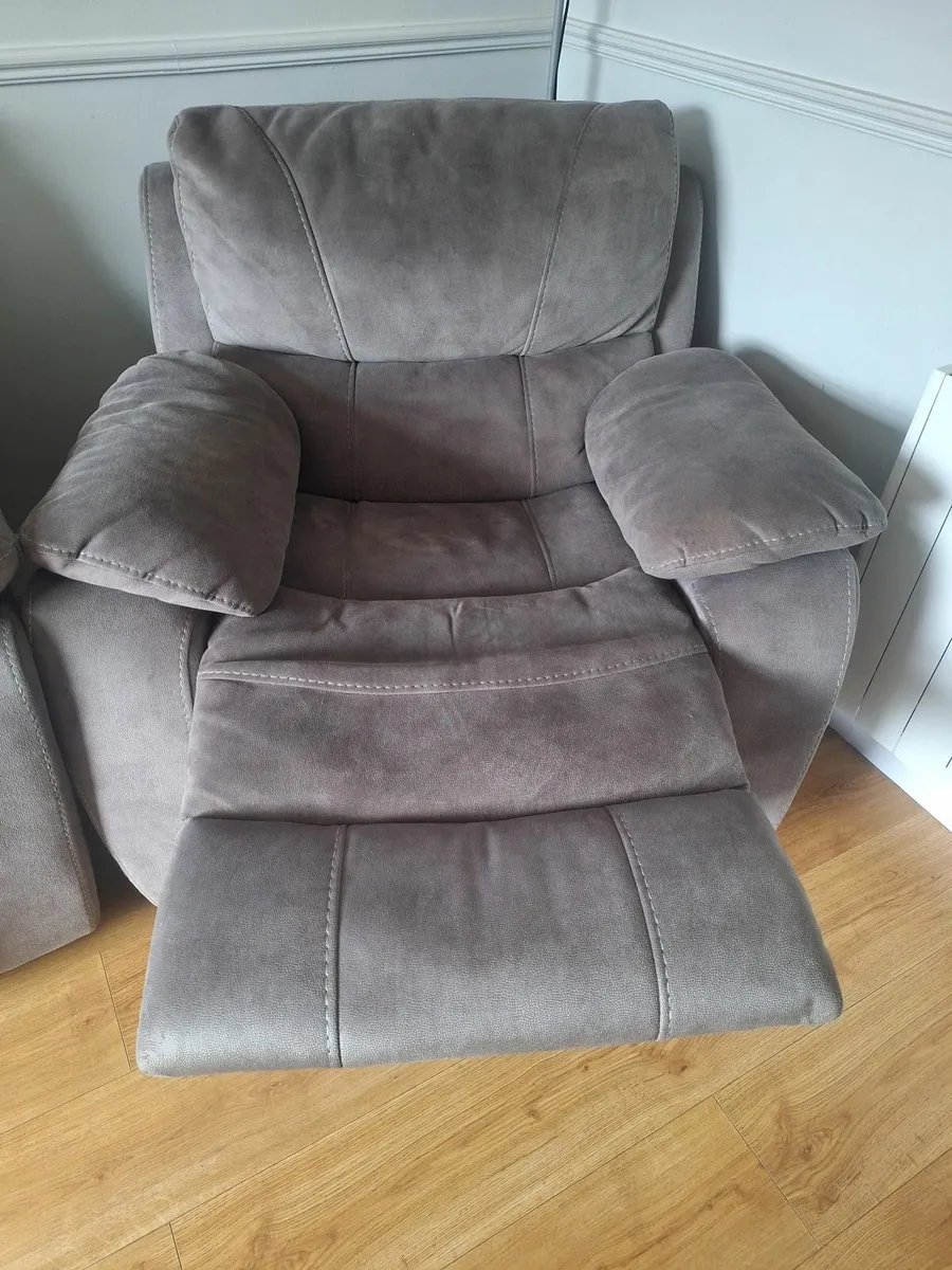 Couch - Image 4