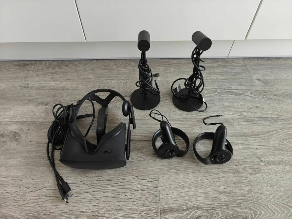 Oculus Quest 1 - 64GB VR Glasses - Image 1