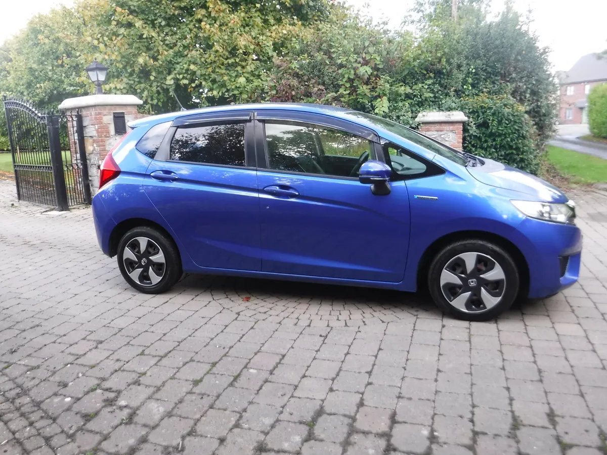 HONDA FIT 1.5 AUTO HYBRID L-SPEC ANDROID+CARPLAY - Image 2