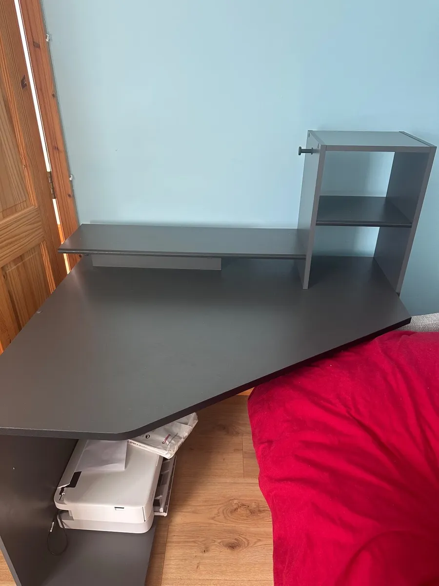 Office desk - Image 2