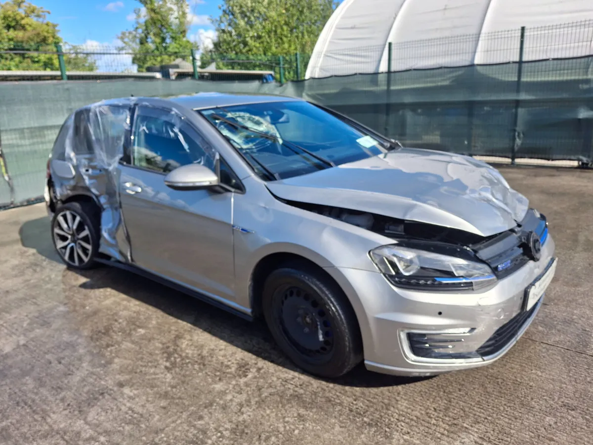 2015 Volkswagen Golf GTE Hybrid - Image 3