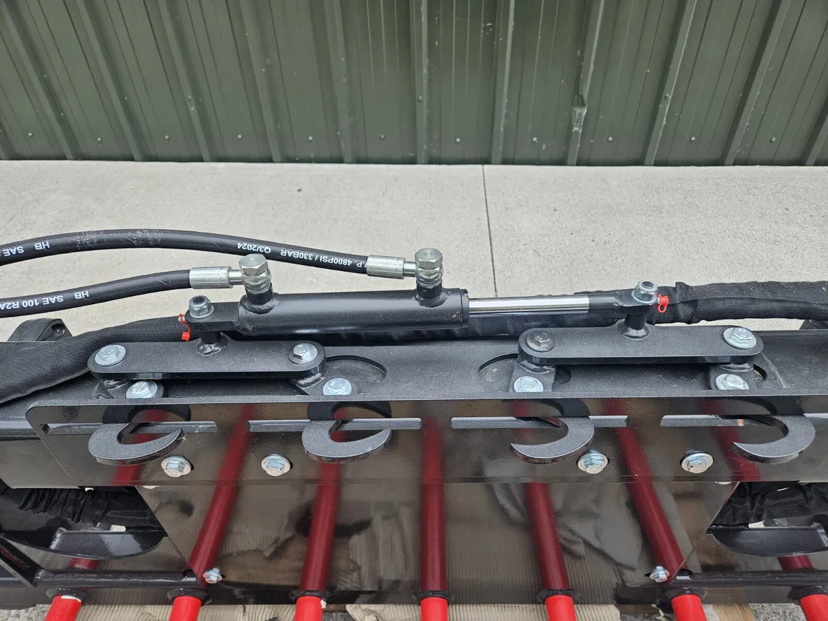 Rhino 1.7 metre bale splitter - Image 3
