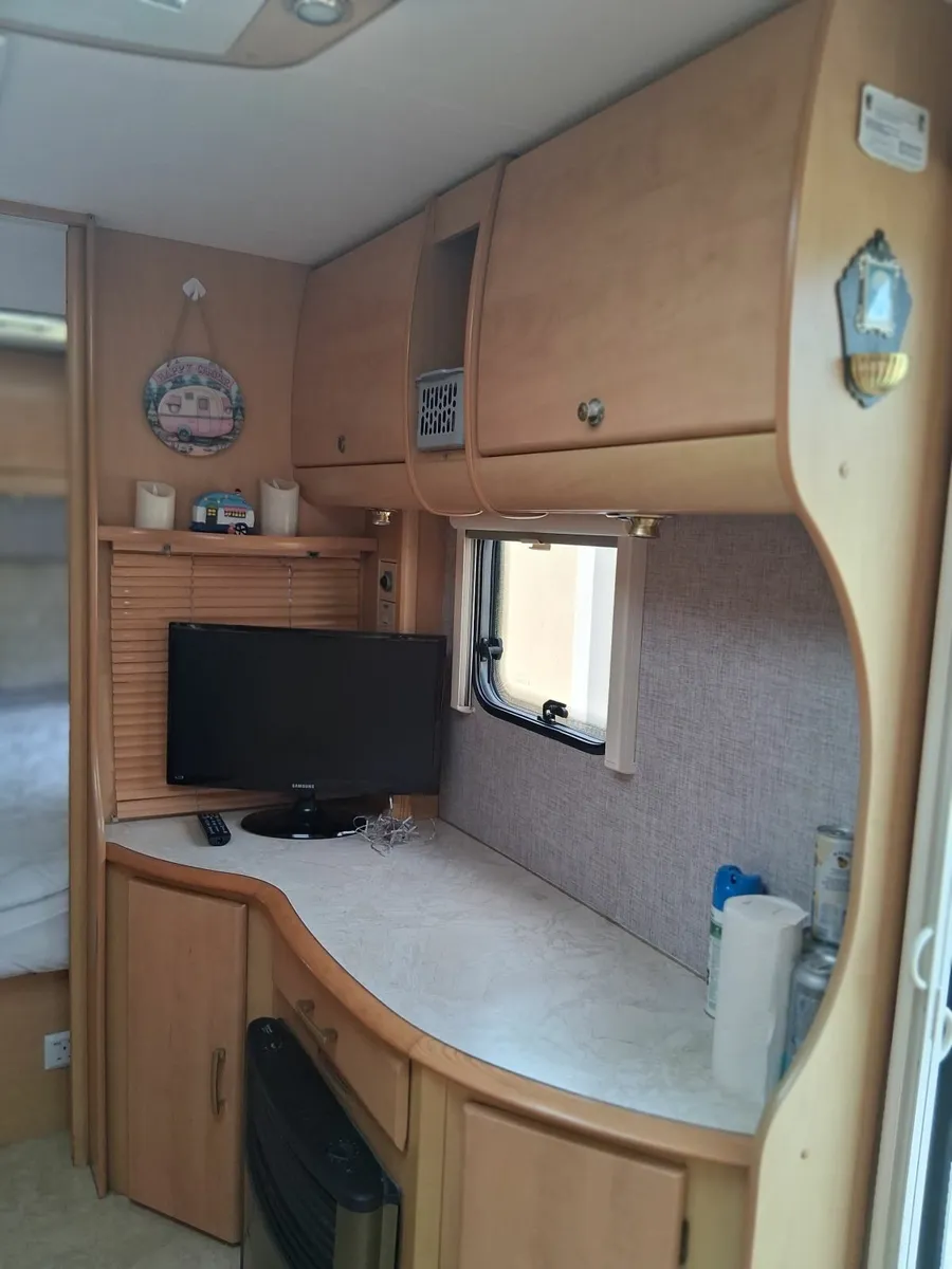 Caravan - Image 3