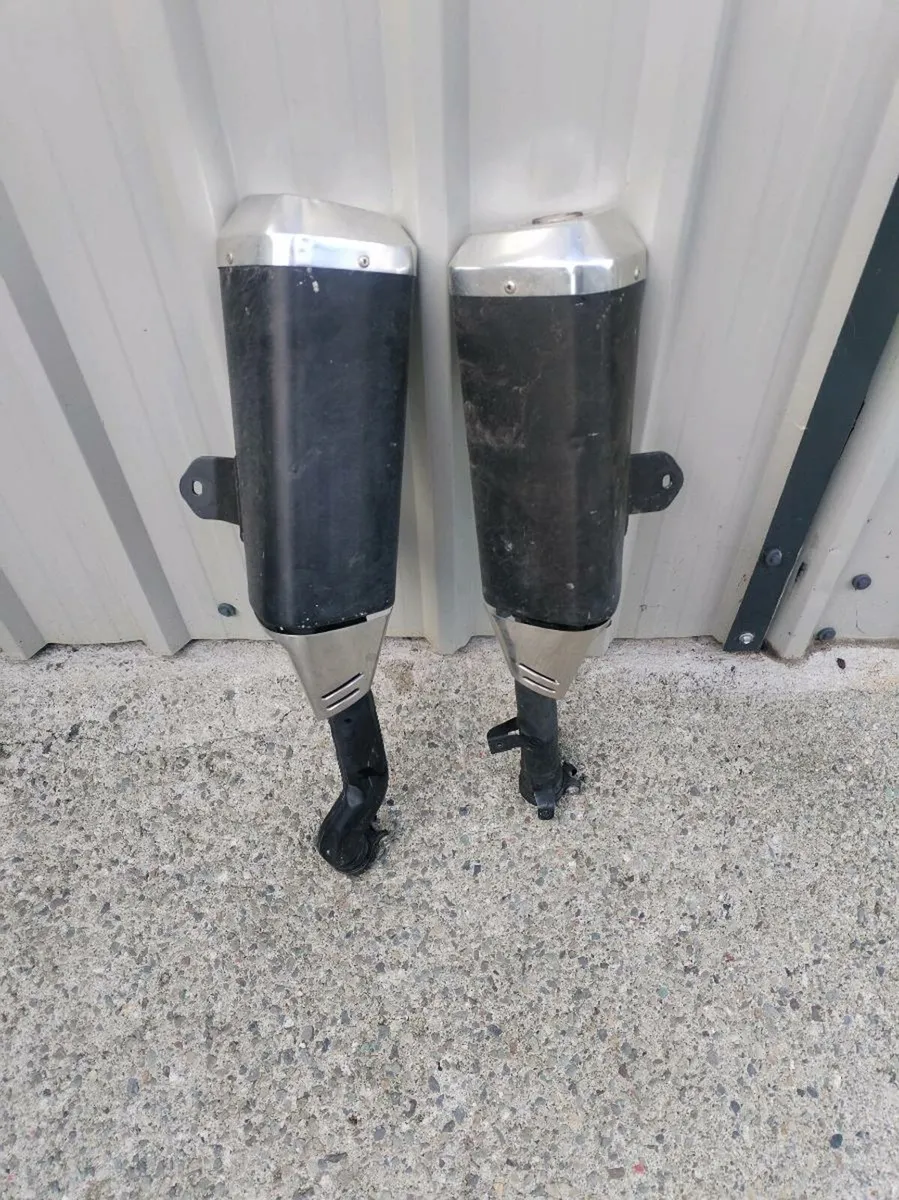 Gsx-r 1000 k8  stock exhausts - Image 2