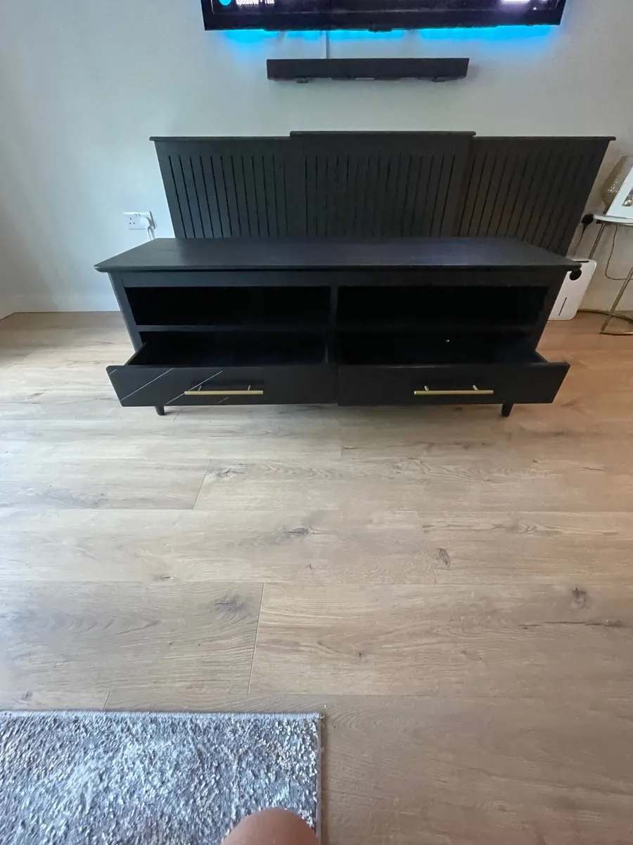 Masion  black TV stand - Image 4
