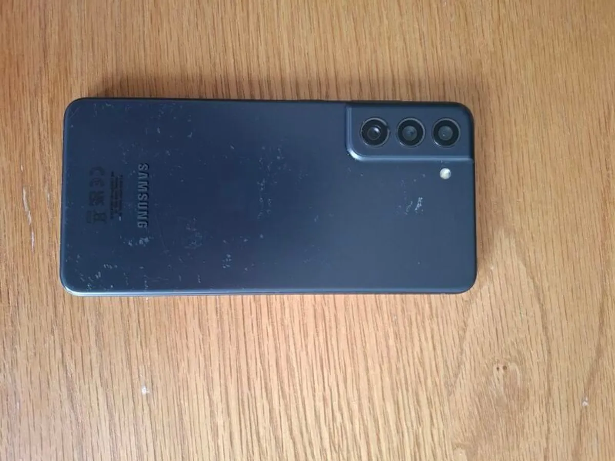 Samsung S21FE - Image 2