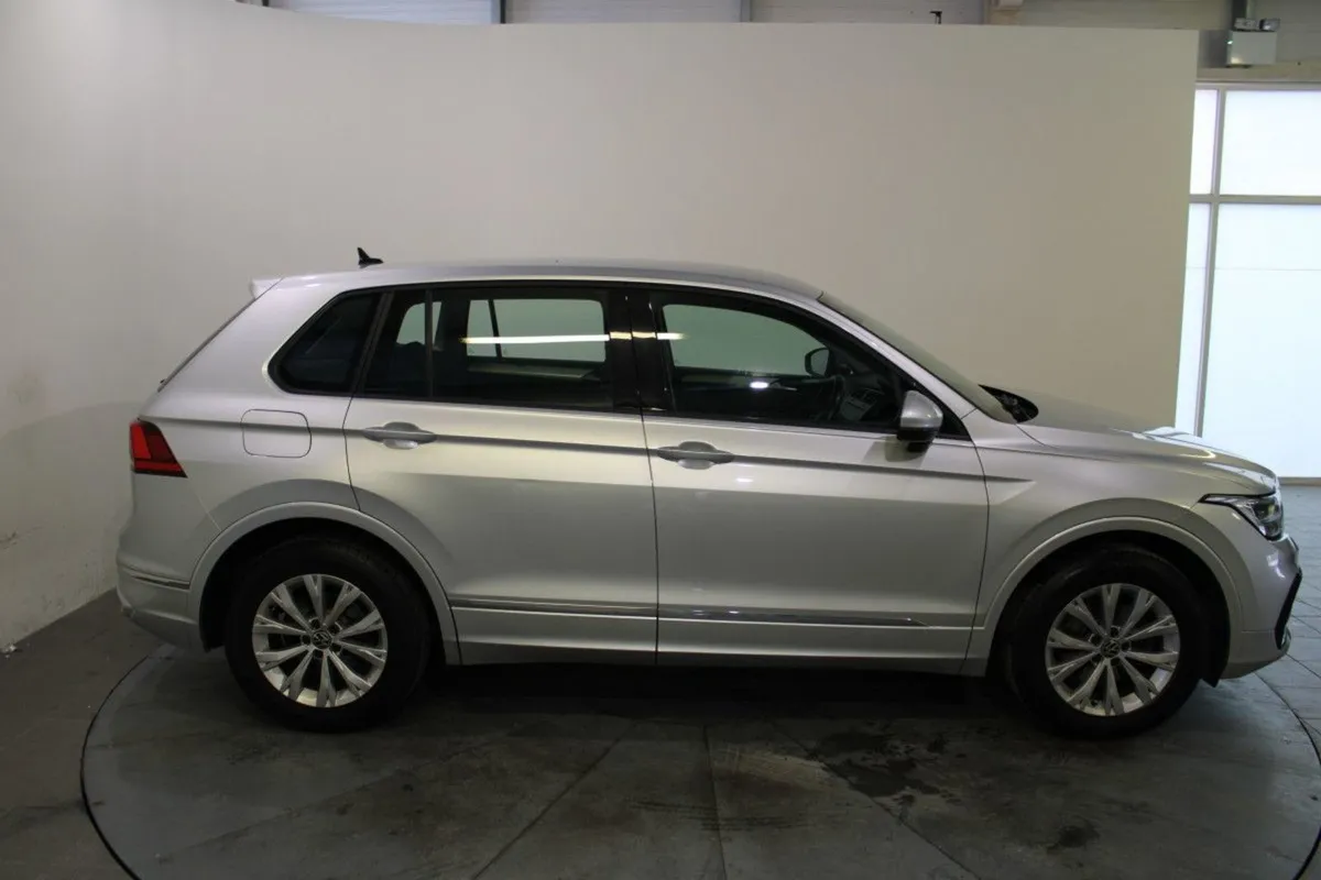 Volkswagen Tiguan Life 2.0 TDI 122HP - Image 3