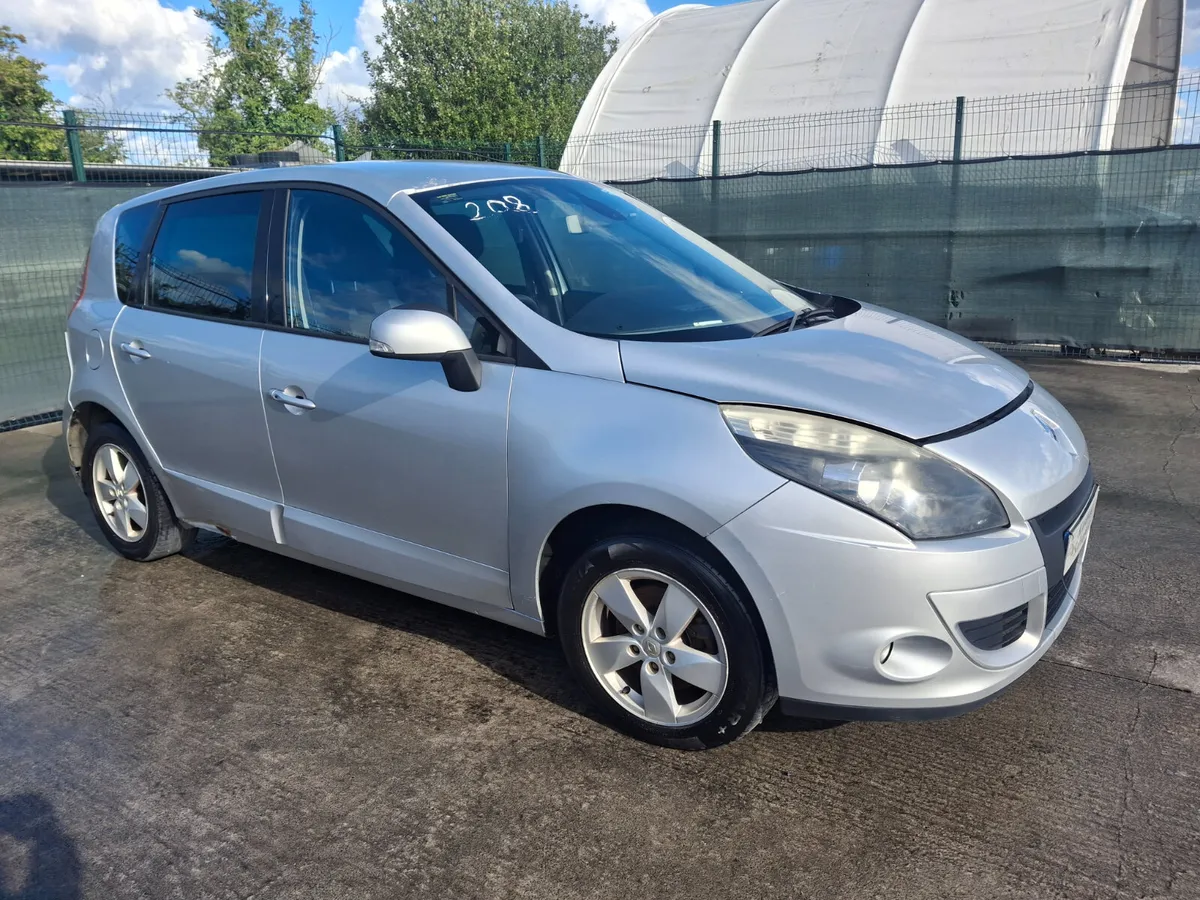2011 Renault Scenic 1.5 Diesel - Image 2