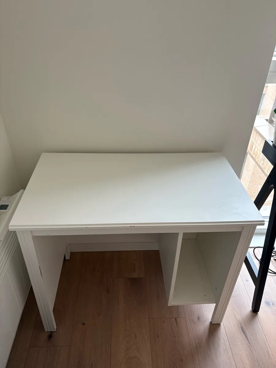 Desk - Image 2