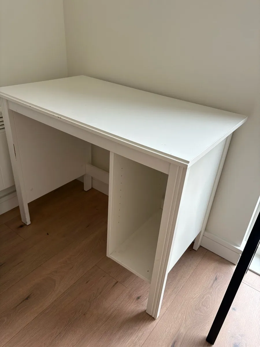 Desk - Image 3