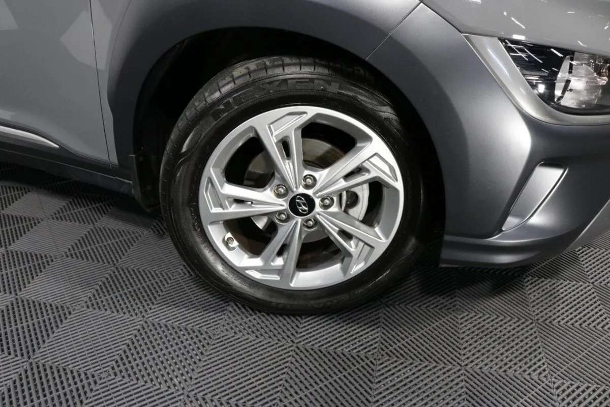 Hyundai Kona Executive 1.0l Petrol Compact SUV - Image 3