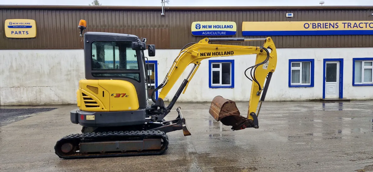 New Holland E37C - Image 3
