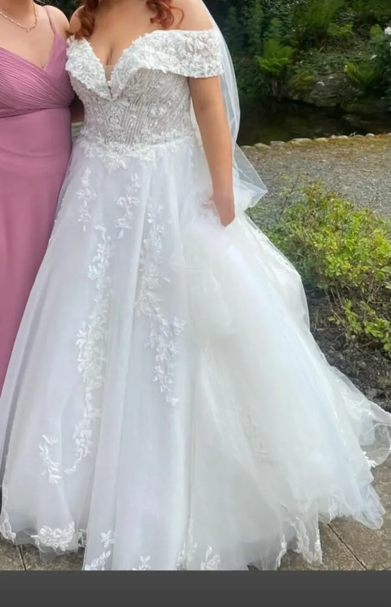 Wedding dress - Image 3