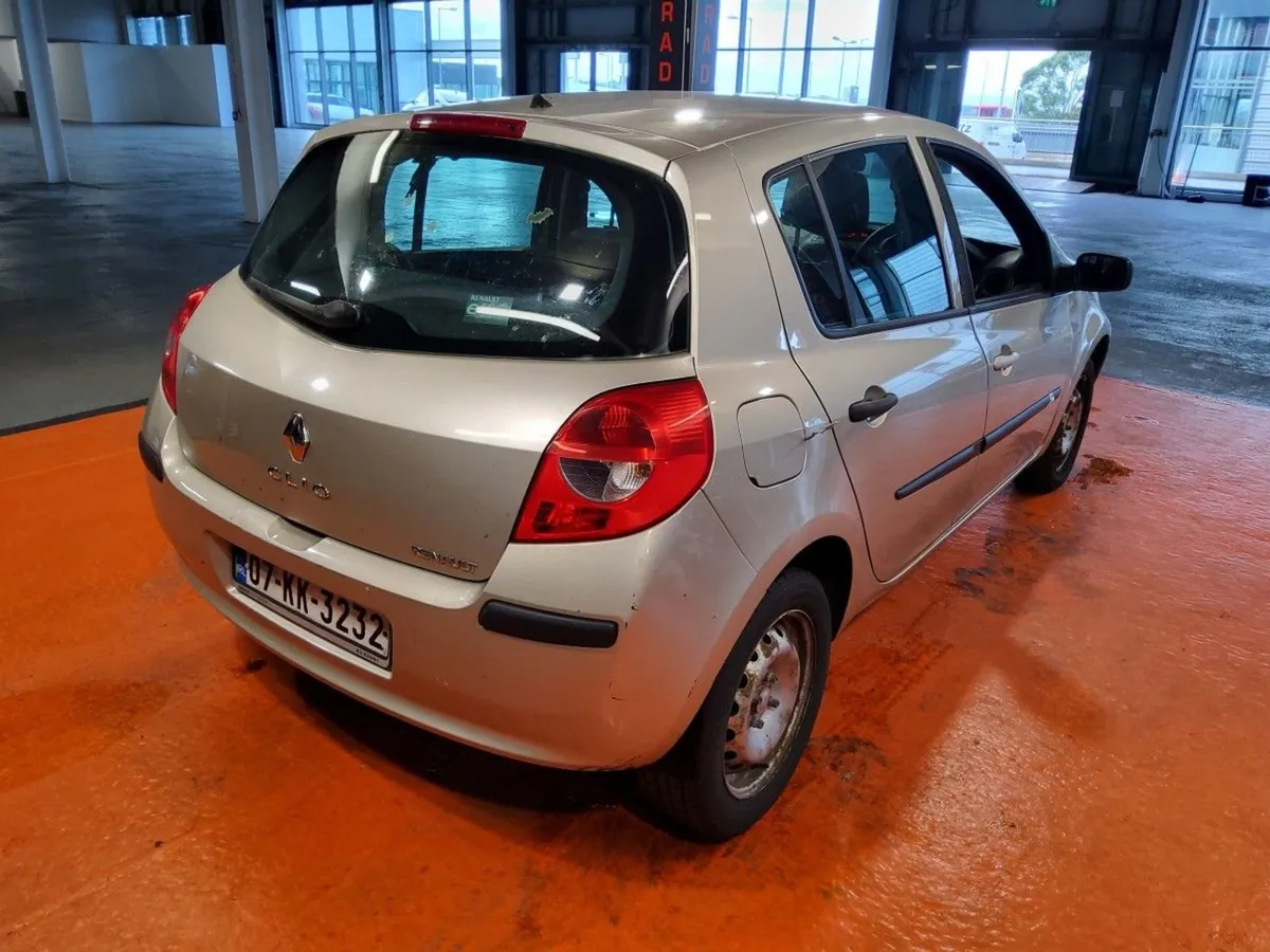 Renault Clio 1.2 16V Authentique - Image 3