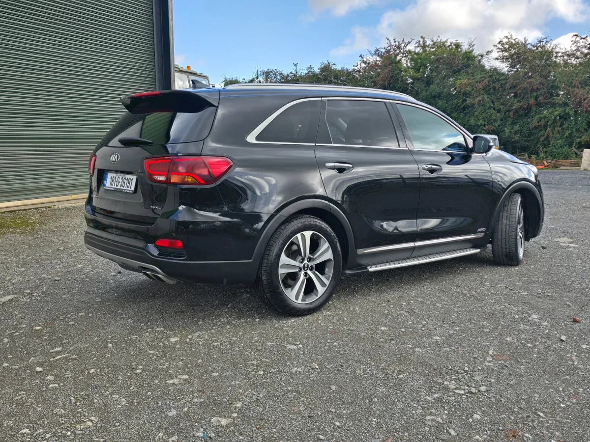 181 KIA SORENTO *2.2d*GT LINE*4 WD*AUTO* - Image 2