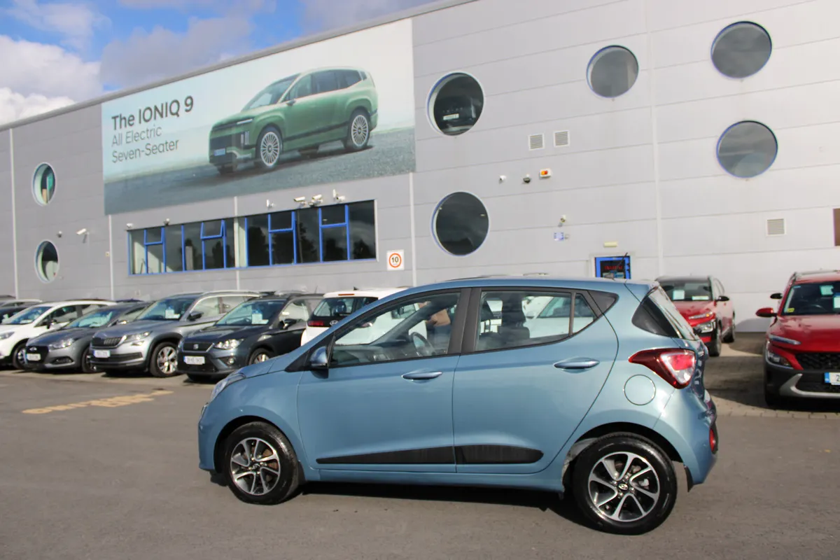 Hyundai i10 2017 - Image 2