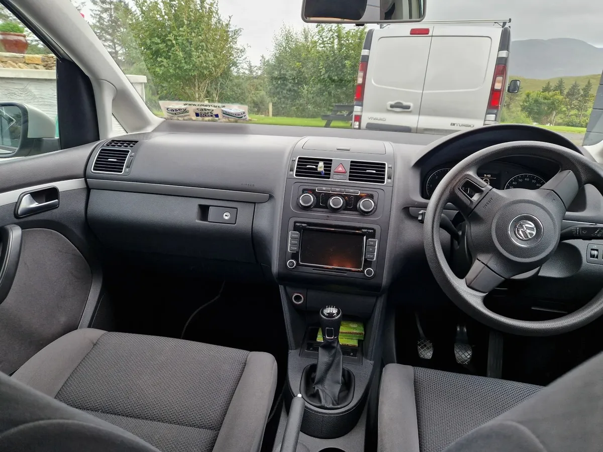 Volkswagen Touran 2014 - Image 3