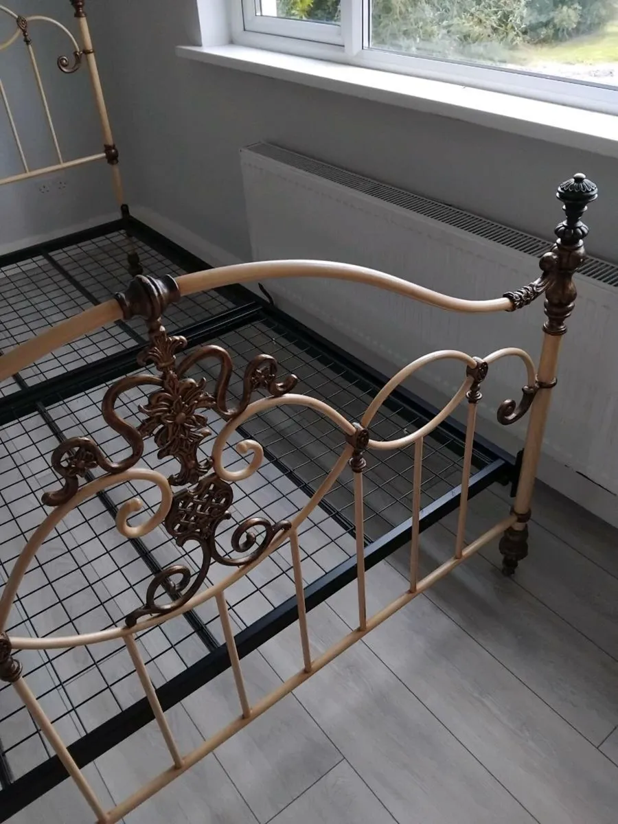 Bed frame - Image 2
