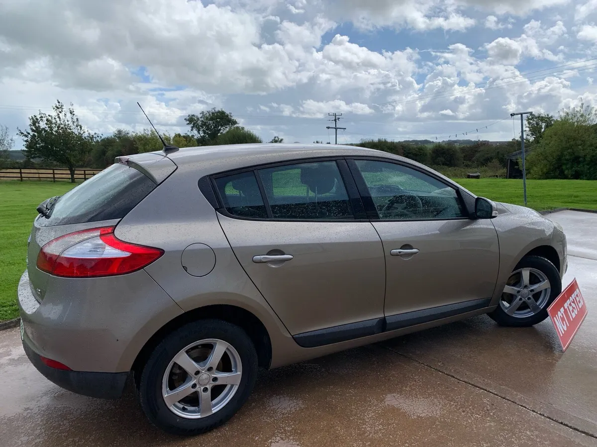 RENAULT MEGAN 1.5 dci (2010) Diesel - Image 4