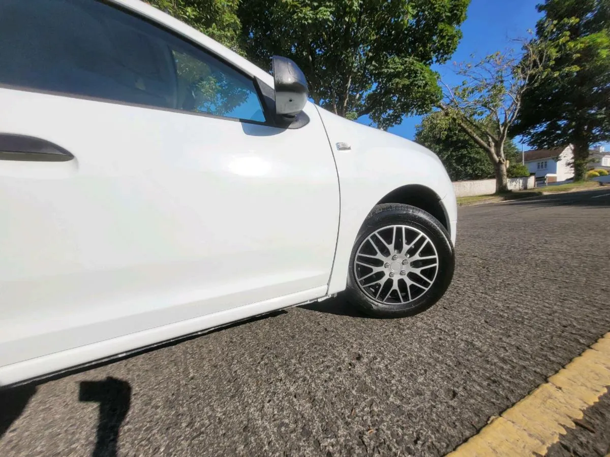 Dacia sandero 2016 1.1L Petrol - Image 3