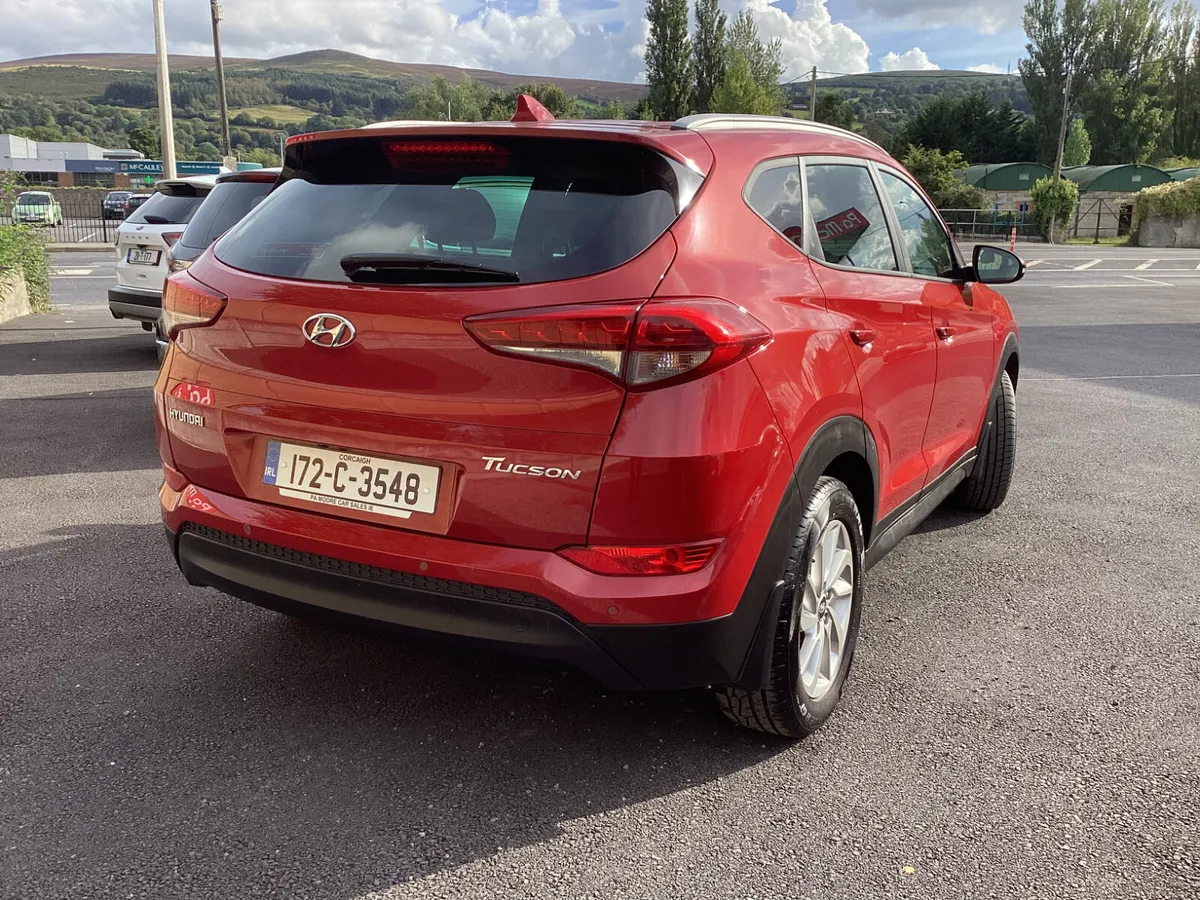 Hyundai Tucson ** EXECUTIVE * 1 OWNER - Image 4