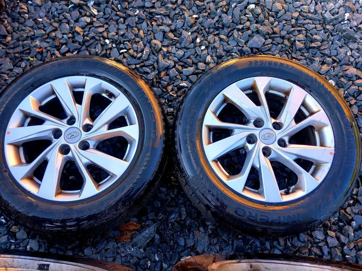5x114.3 Genuine 17inch Alloy Wheels - Image 2