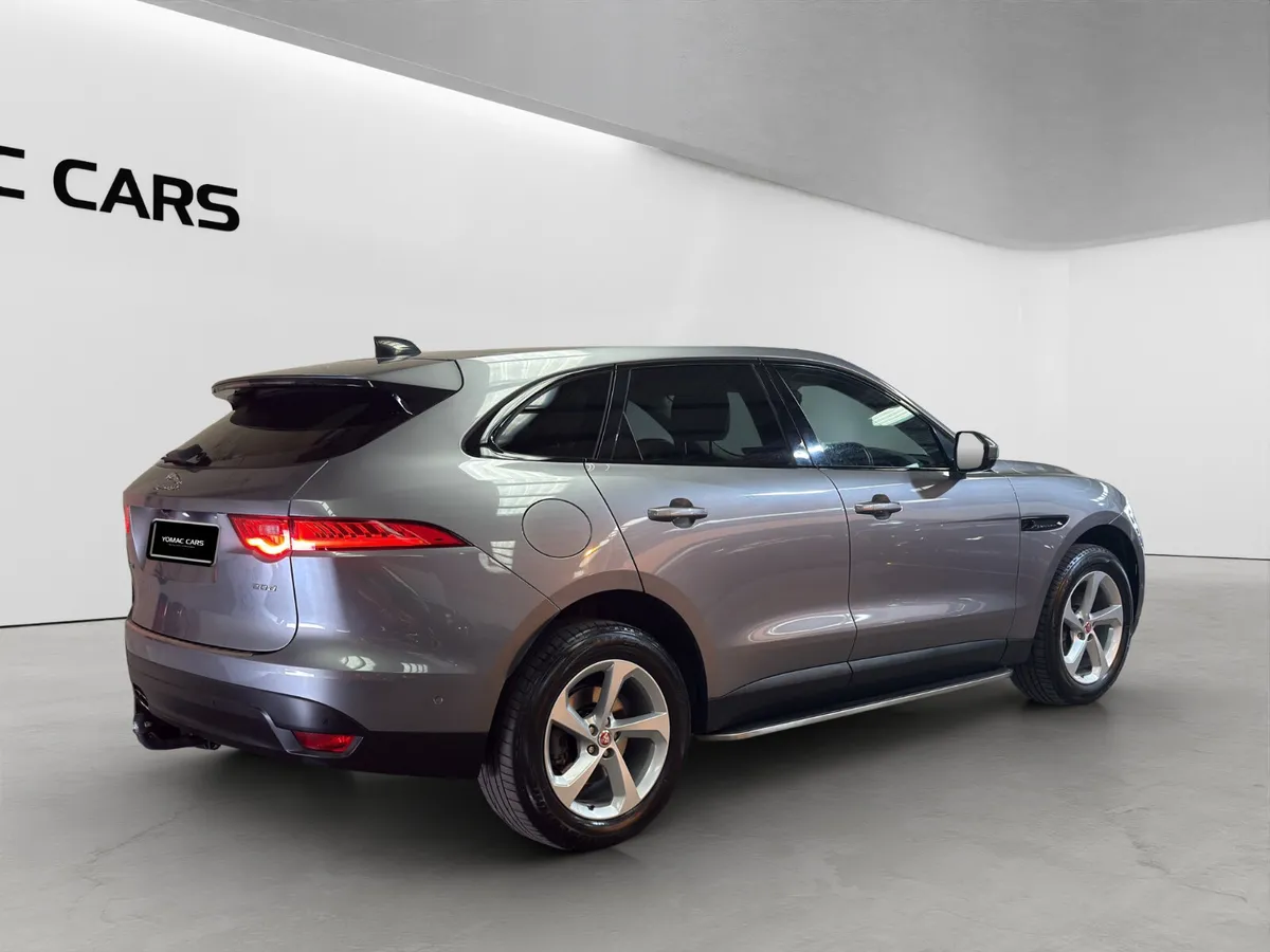 2021 JAGUAR F-PACE CHEQUERED FLAG EDITION - Image 4