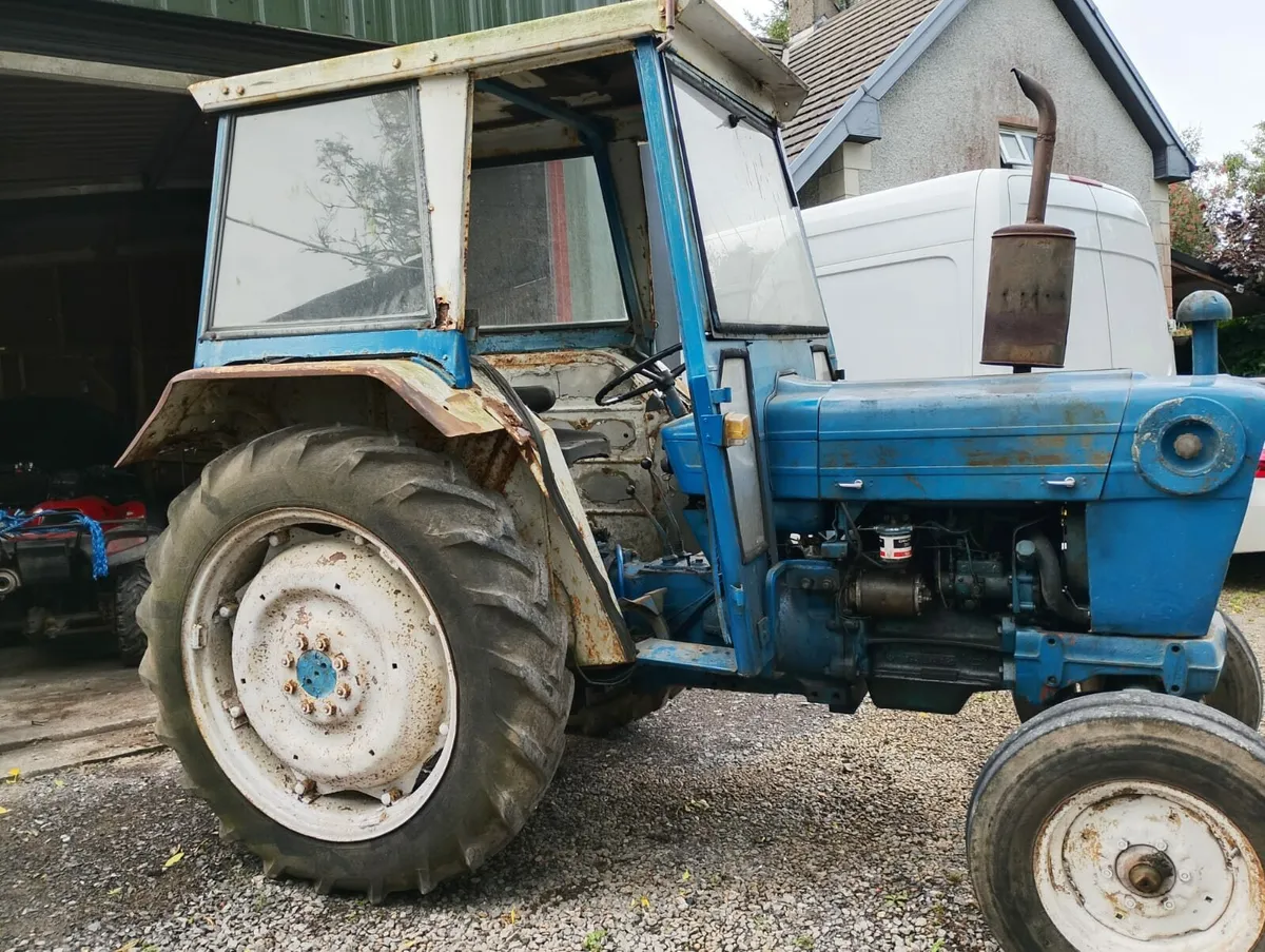 Ford tractor - Image 3