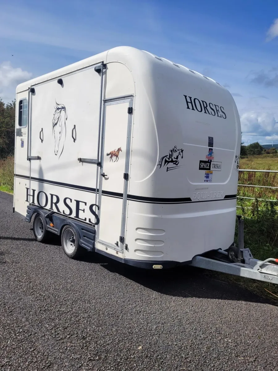 Equi treck space trekking horse box 2014 - Image 1