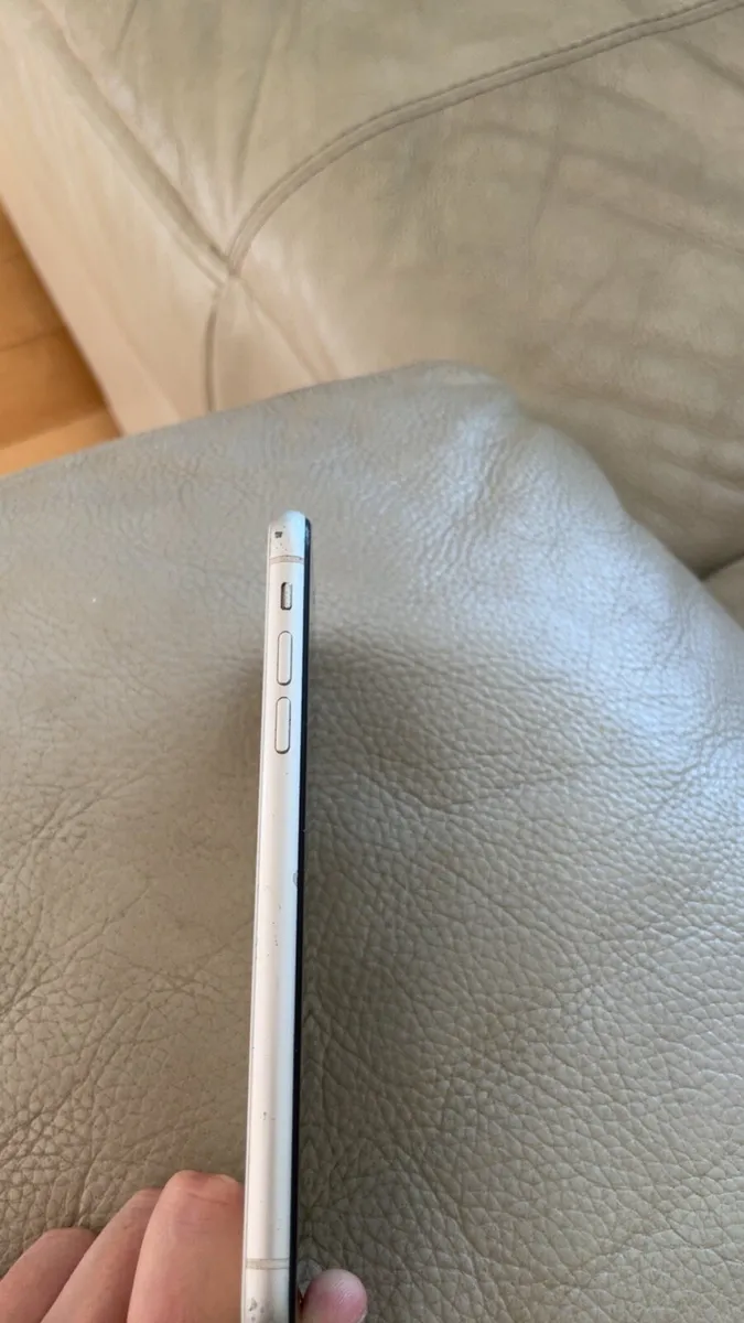 iPhone 11 - Image 3