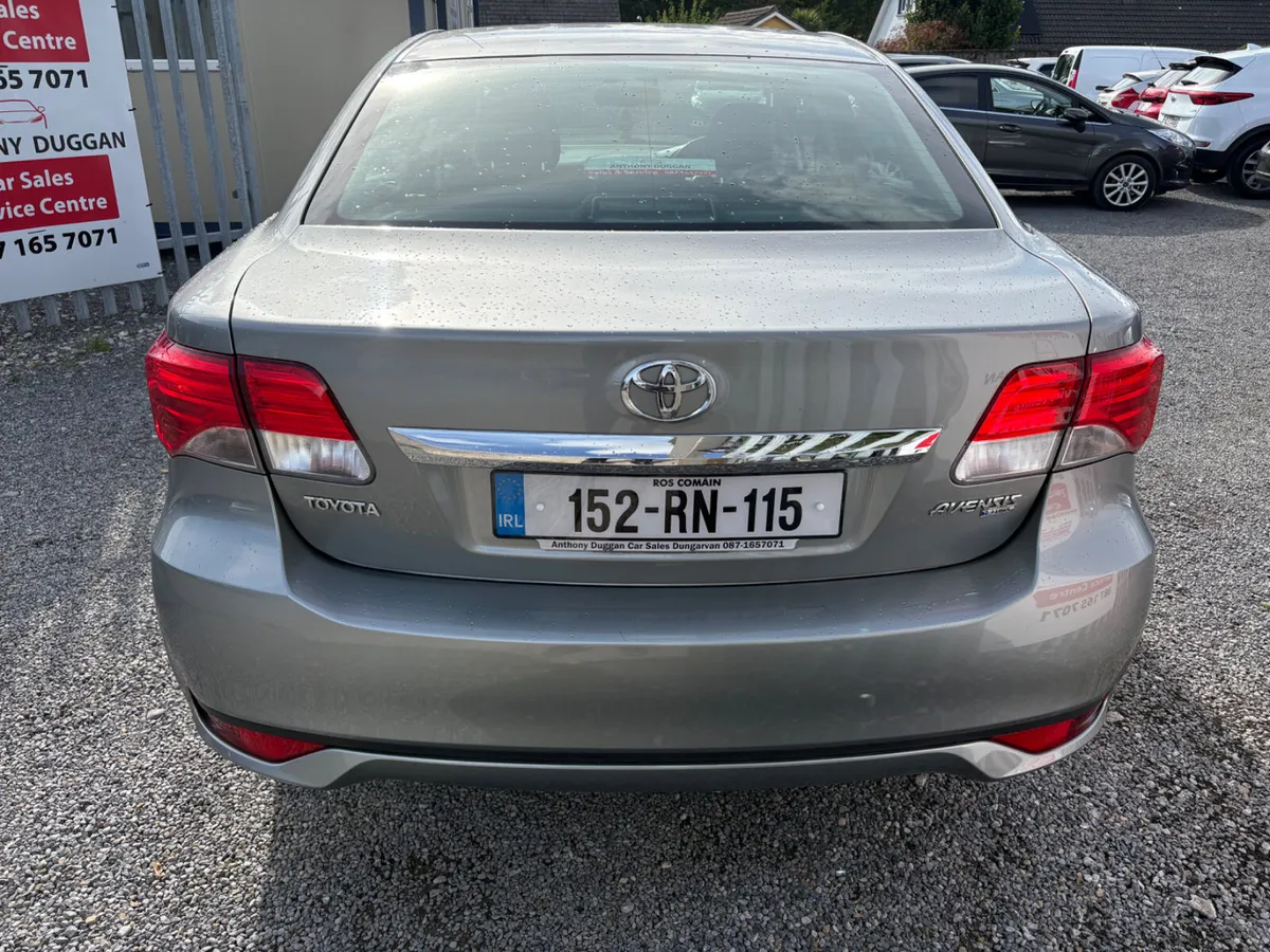 152 Toyota Avensis Luna - Image 4