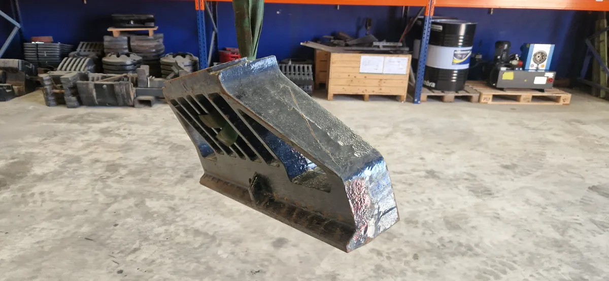 CASE maxxum weight carrier - Image 3
