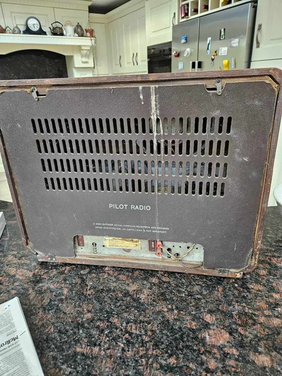 Vintage Pilot Radio - Image 2