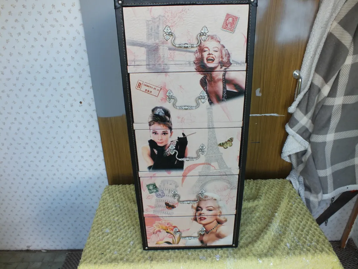Locker - Image 1
