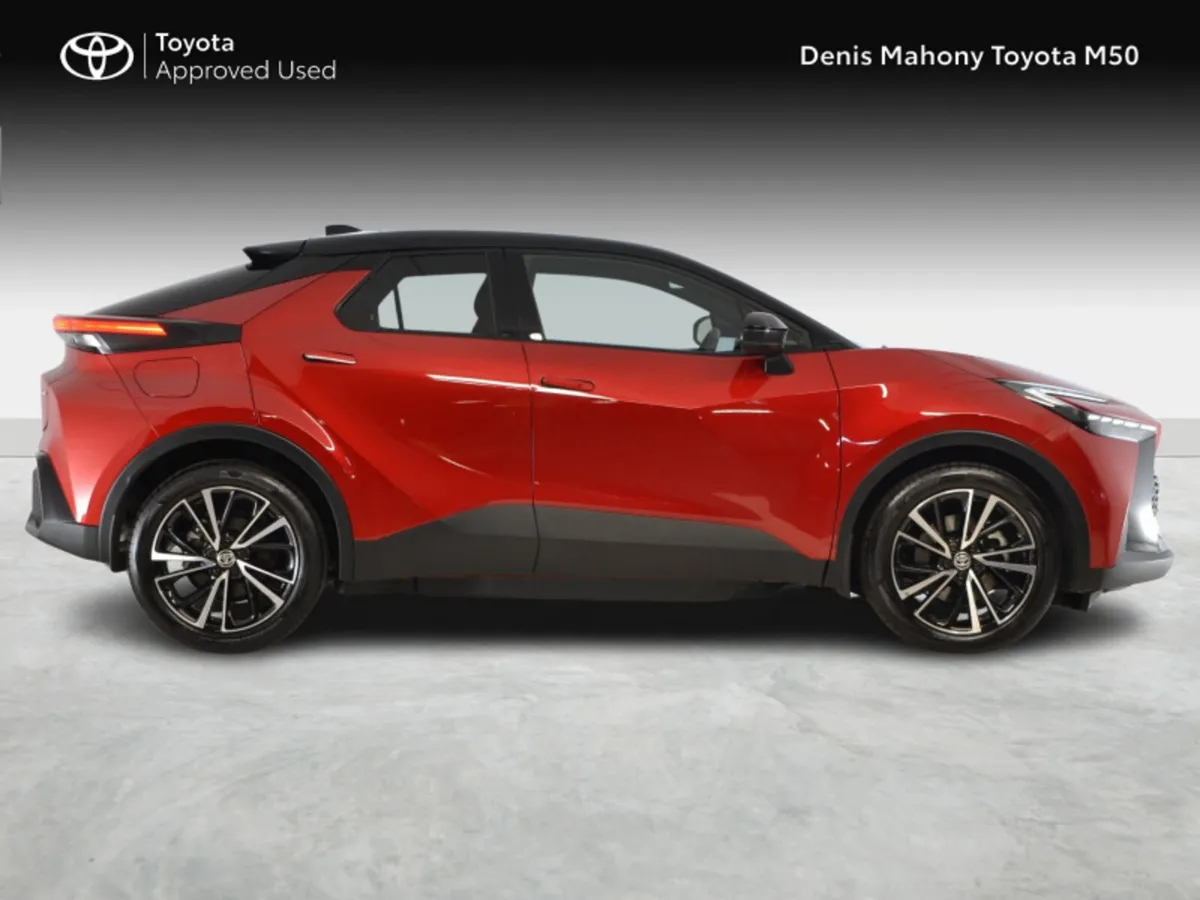 Toyota C-HR C-HR PHEV SOL - Image 3