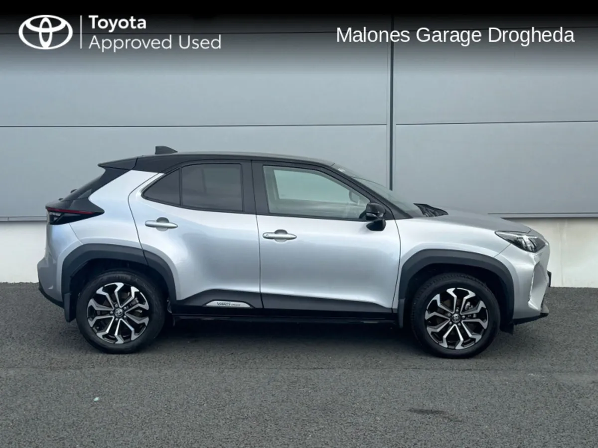 Toyota Yaris Cross 1.5 Hybrid Luna Sport Call Now - Image 3