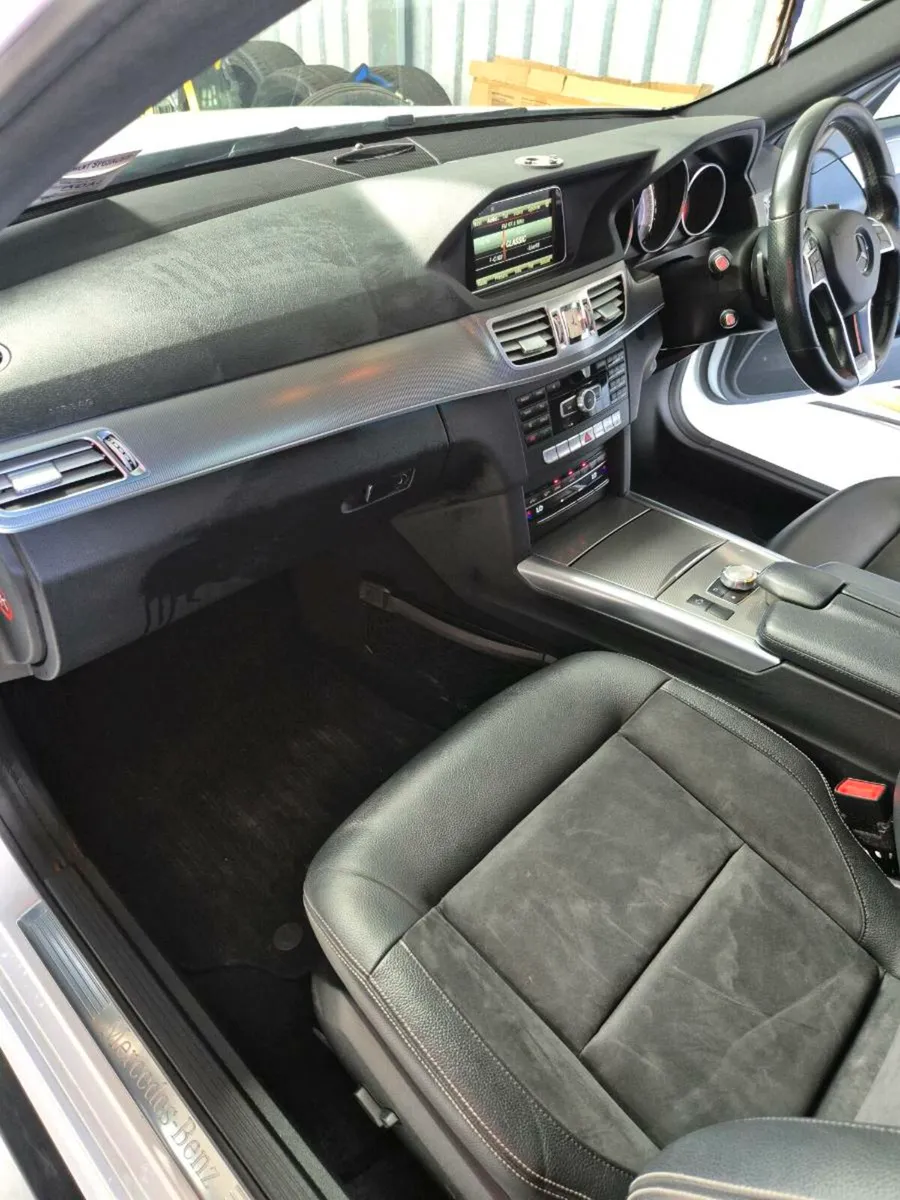 Mercedes E300 - Image 3