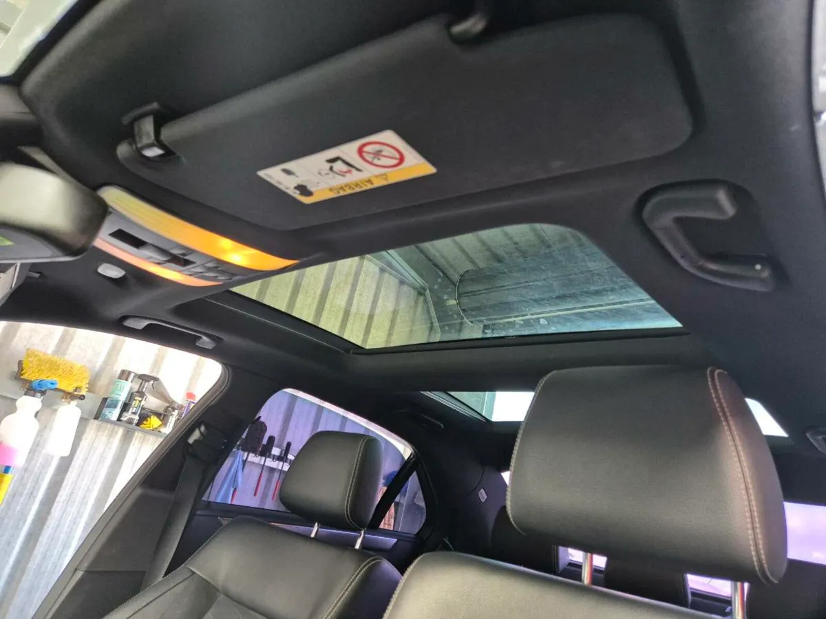 Mercedes E300 - Image 4