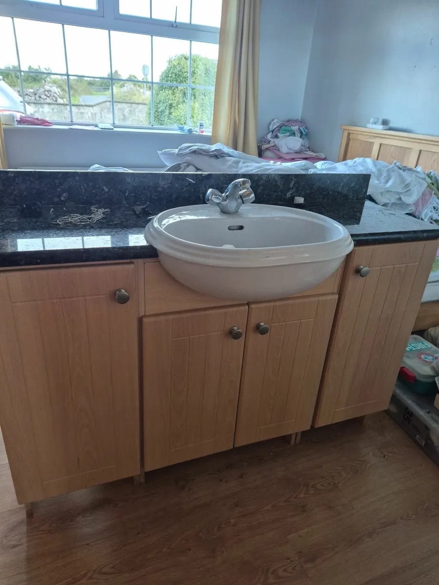 Bathroom unit - Image 2