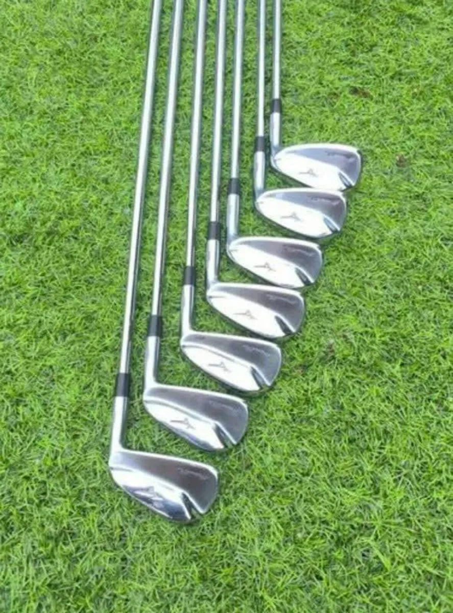Mizuno Pro 221 irons - Image 1