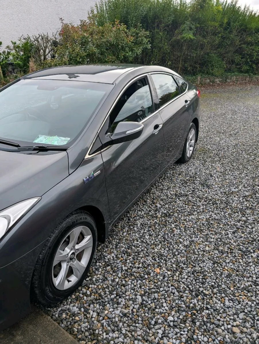 Hyundai I40 Executive - Image 1
