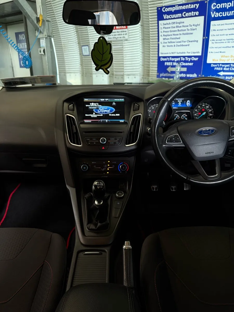 Ford Focus - Image 2