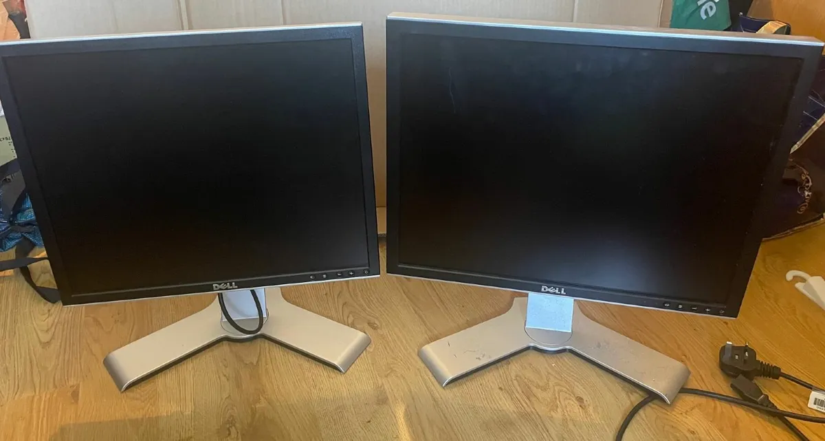 Dell Screens - Image 1