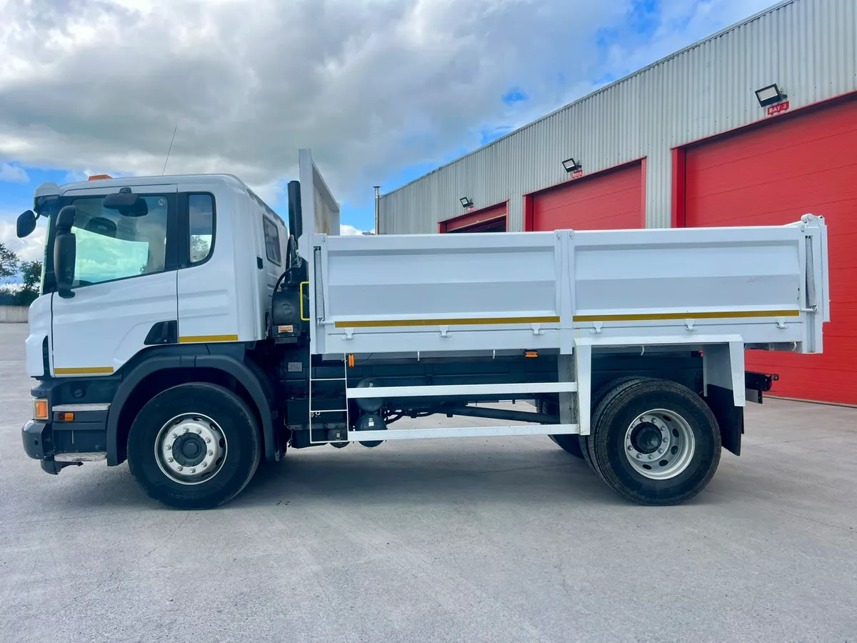 2015 SCANIA P250 - Image 4