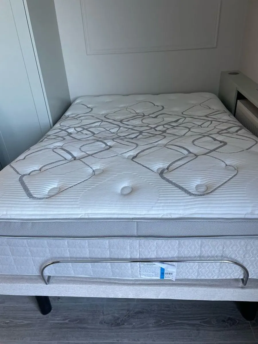 bed - Image 3