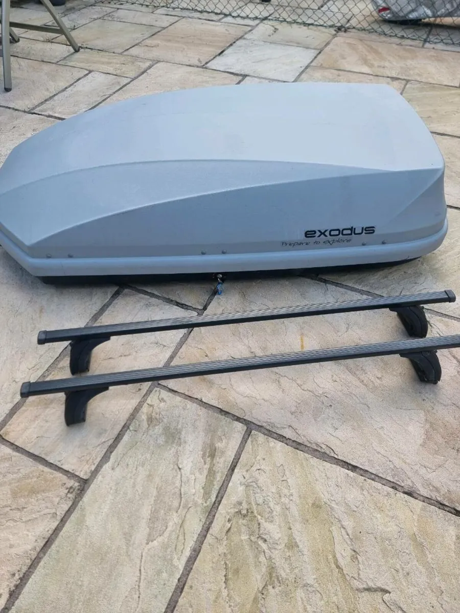 Roof box - Image 1