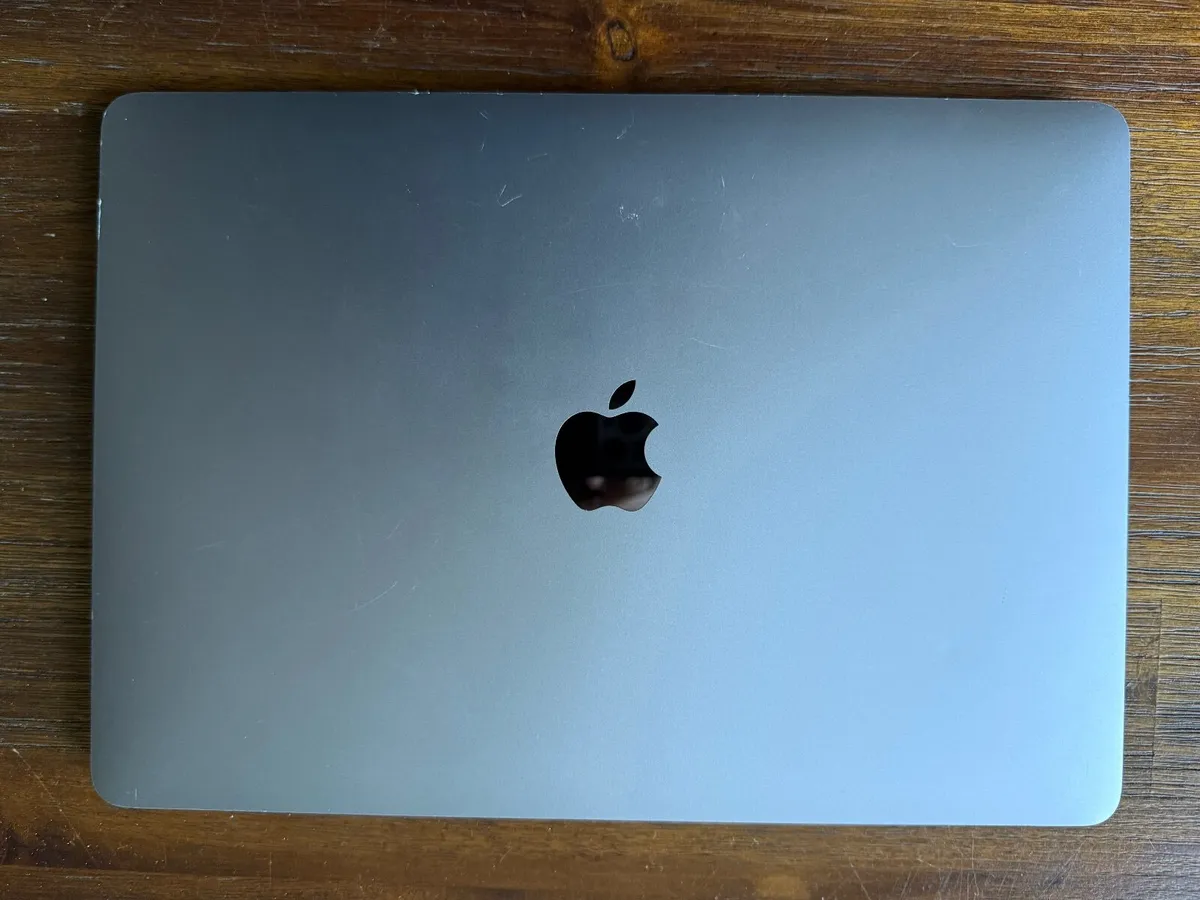 MacBook Air M1 - Image 1