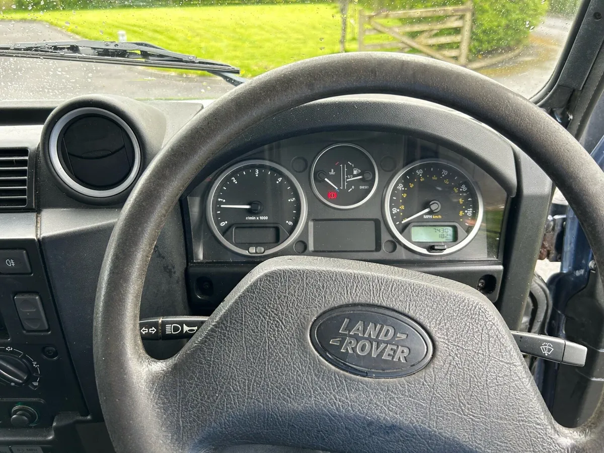 Landrover Defender - Image 3