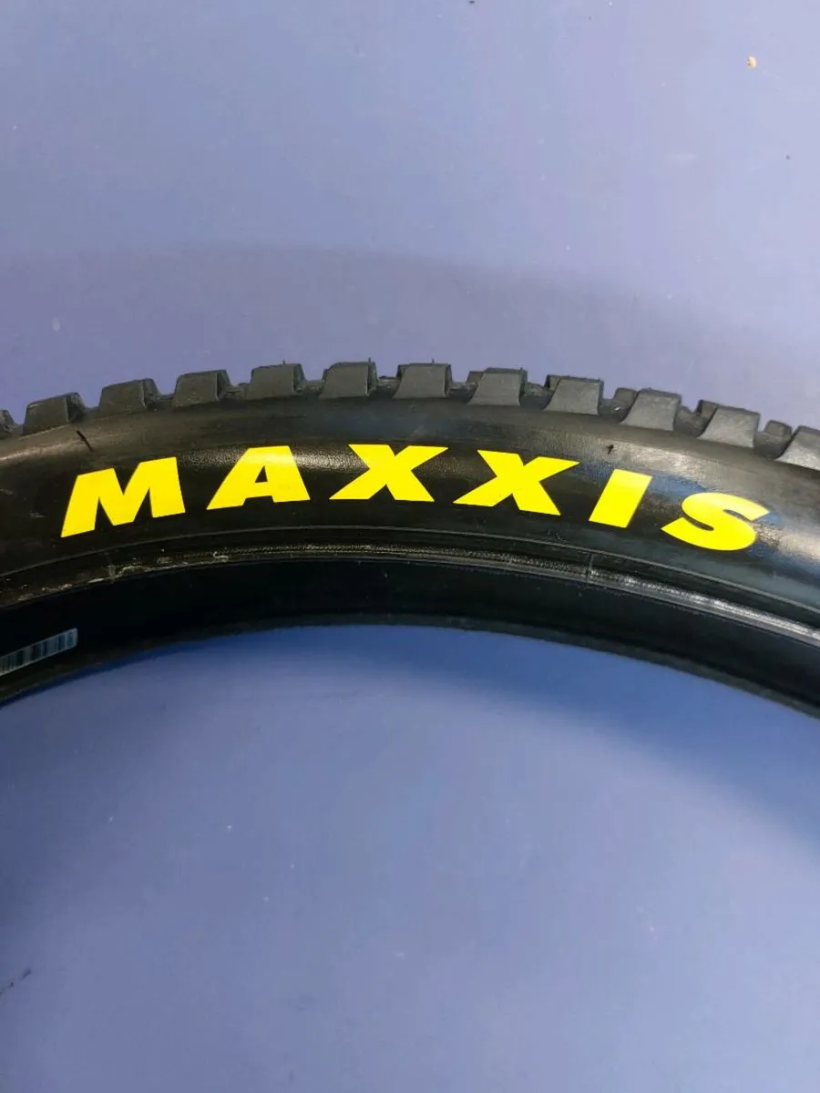 Mountain bike tyre - Image 1