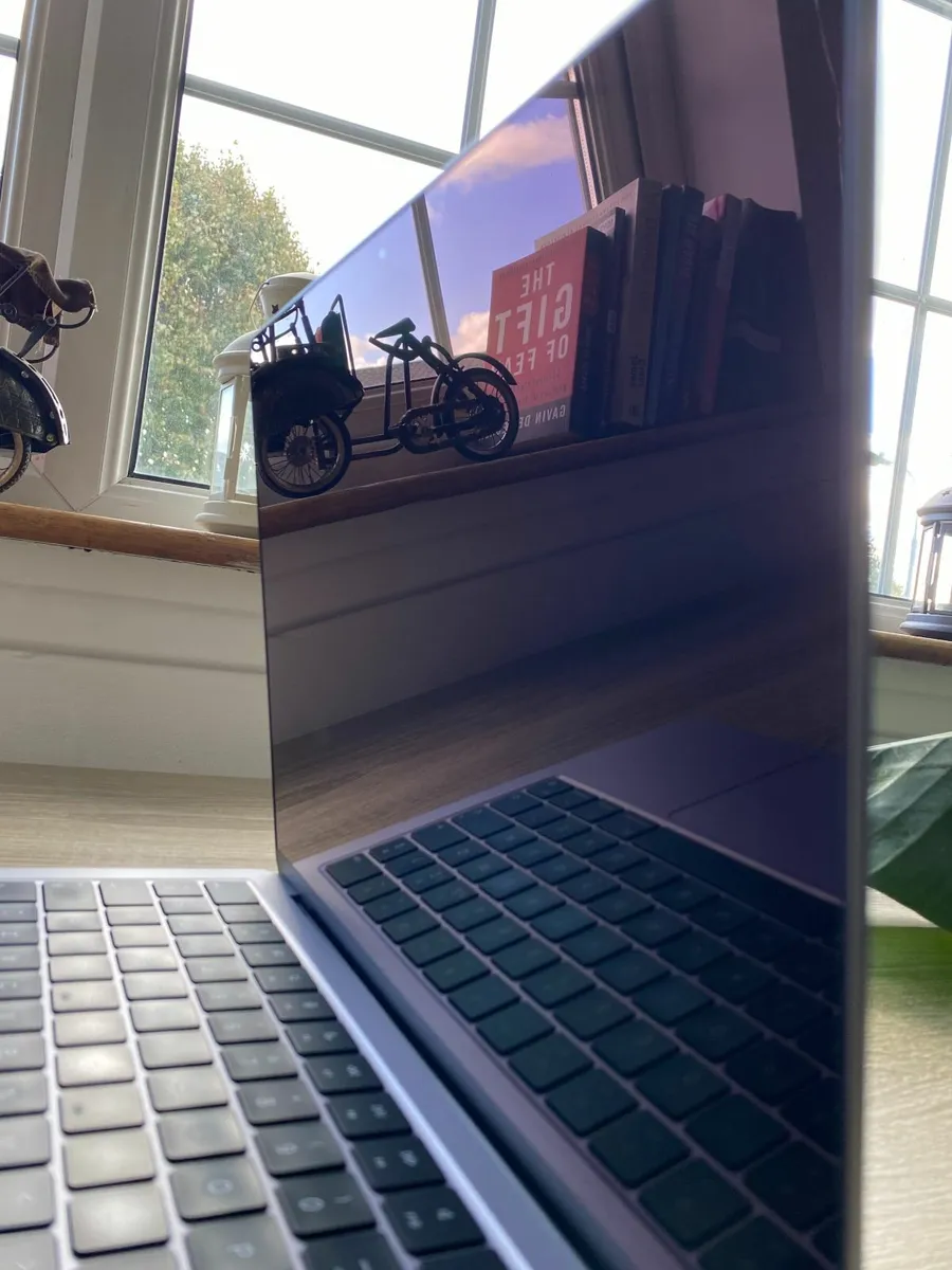 Apple MacBook Air 13inch (2022) M2 | 256GB | 8GB - Image 3